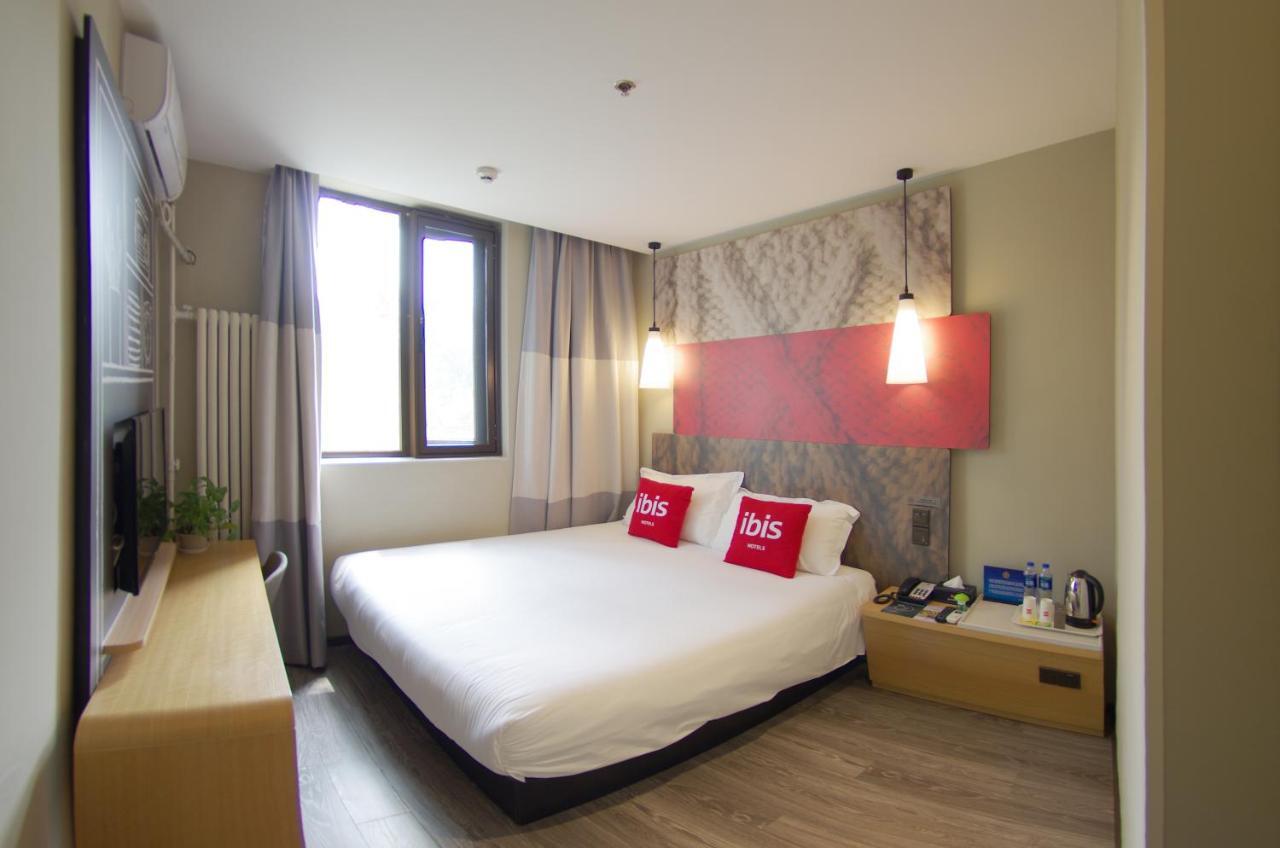 Ibis Beijing Tiantandongmen Metro Station Hotel Exterior foto